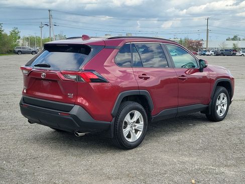 Used 2021 Toyota RAV4 XLE w/ Convenience Package AWD/4WD image 5