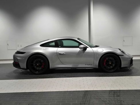 Used 2025 Porsche 911 Carrera 4 GTS image 8