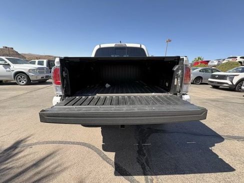 Used 2021 Toyota Tacoma TRD Sport w/ Technology Package RWD image 4