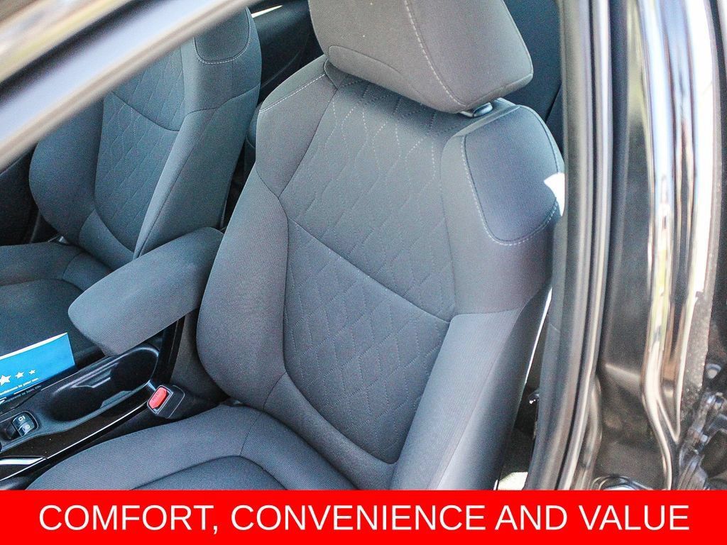Used 2021 Toyota Corolla LE FWD image 24