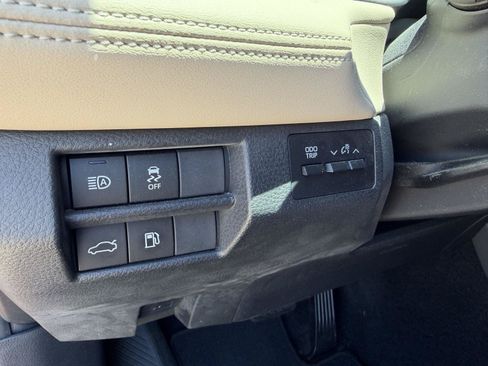 Used 2019 Toyota Avalon XLE w/ Carpet Mat Package FWD image 31