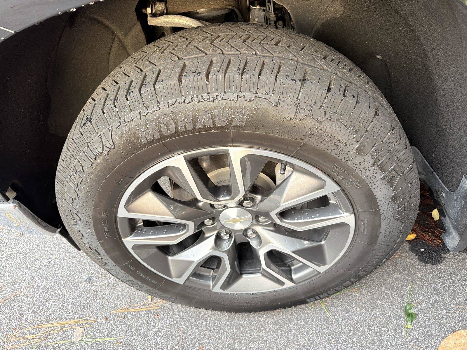 Used 2023 Chevrolet Silverado 1500 LT AWD/4WD image 9
