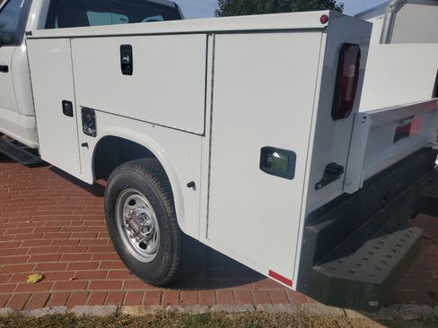 New 2023 Ford F250 XL w/ Snow Plow Prep Package image 9