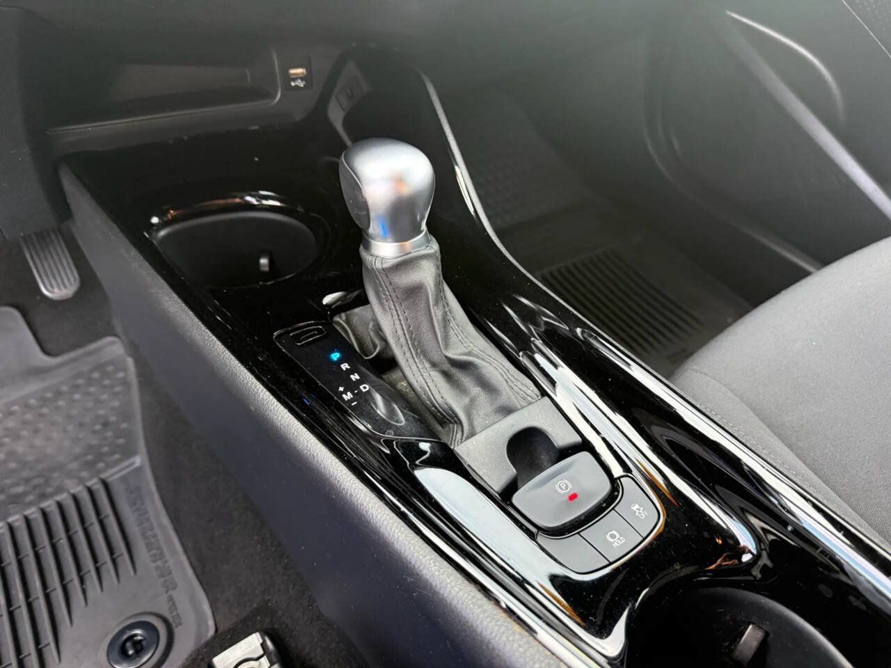 Used 2021 Toyota C-HR XLE FWD image 14