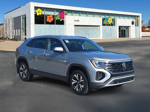 New 2026 Volkswagen Atlas Cross Sport SE image 1