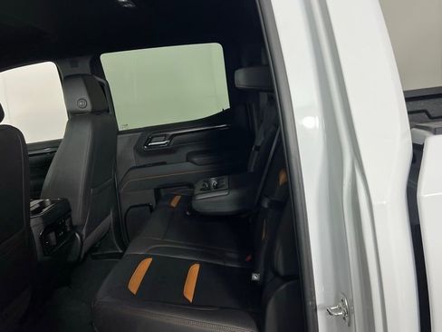 Used 2025 GMC Sierra 1500 AT4 image 33