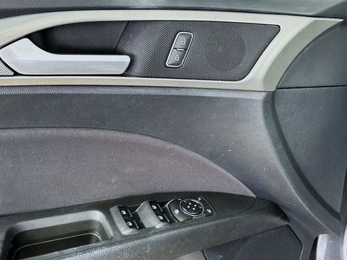 Used 2020 Ford Fusion SE FWD image 18