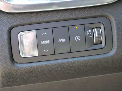 Used 2024 GMC Acadia Denali w/ Super Cruise Package image 19