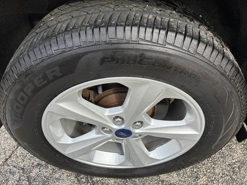 Used 2016 Ford Edge SE FWD image 25