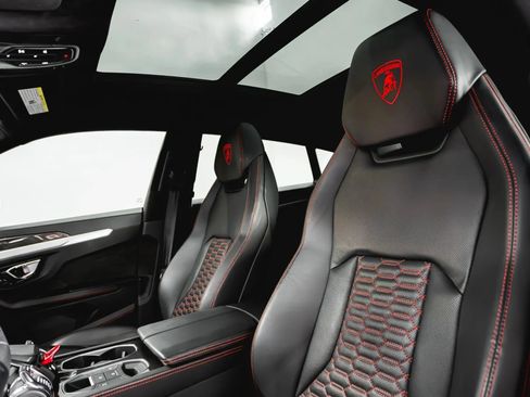 Used 2021 Lamborghini Urus AWD/4WD image 21