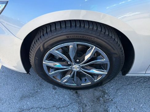 Used 2019 Chevrolet Malibu LT FWD image 9