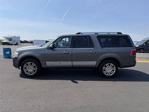 Used 2013 Lincoln Navigator L 4WD w/ HD Trailer Tow Pkg image 8