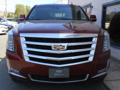 Used 2016 Cadillac Escalade Premium image 2