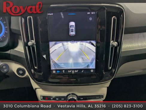 Certified 2024 Volvo XC40 B5 Plus w/ Protection Package Premier image 22