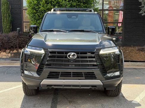Used 2024 Lexus GX 550 AWD/4WD image 3
