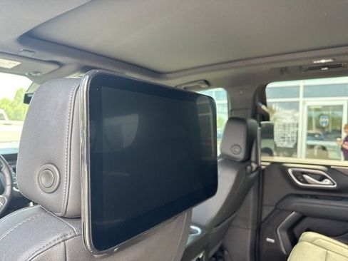 Certified 2024 Chevrolet Suburban Z71 w/ Luxury Package image 14