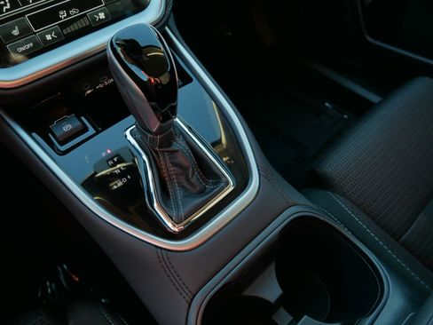 Certified 2025 Subaru Outback Premium image 24