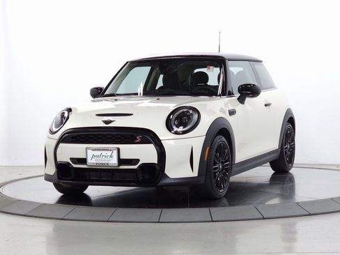 Used 2022 MINI Cooper S w/ Premium Package image 4