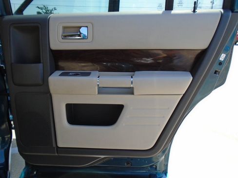 Used 2011 Ford Flex SEL w/ Rapid Spec Order Code FWD image 32