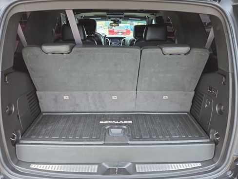 Used 2017 Cadillac Escalade Platinum AWD/4WD image 7