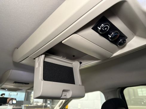 Used 2012 Dodge Grand Caravan Crew FWD image 10