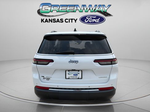 Used 2021 Jeep Grand Cherokee L Laredo w/ Luxury Tech Group I AWD/4WD image 7