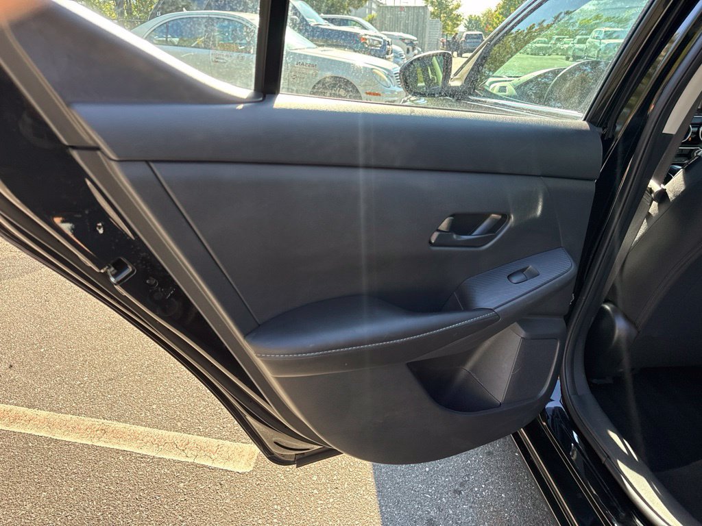Used 2025 Nissan Sentra SV FWD image 30