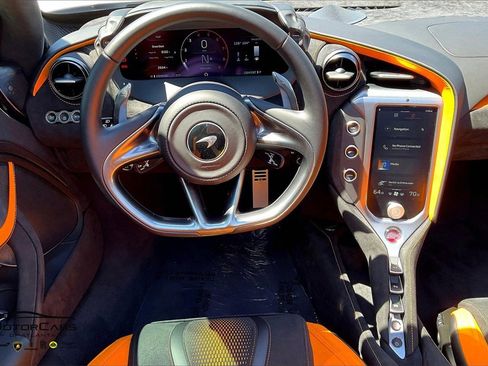 Used 2024 McLaren 750S Spider image 7