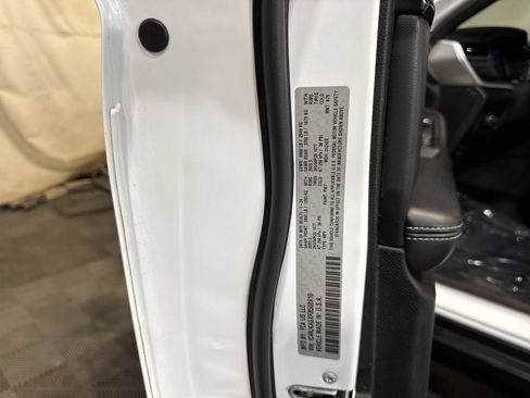 Used 2024 Jeep Grand Cherokee L Laredo AWD/4WD image 26