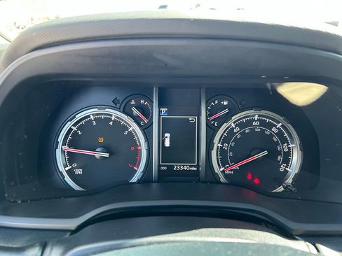 Used 2024 Toyota 4Runner TRD Off-Road Premium AWD/4WD image 12