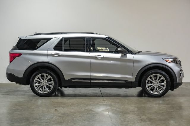 Used 2021 Ford Explorer XLT w/ Equipment Group 202A AWD/4WD image 8