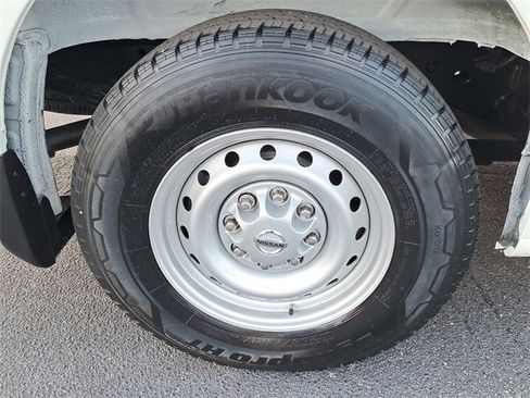 Used 2018 Nissan NV 3500 S image 7