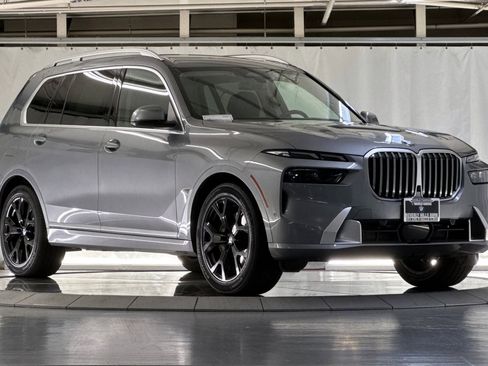 Used 2023 BMW X7 xDrive40i w/ Executive Package AWD/4WD image 6