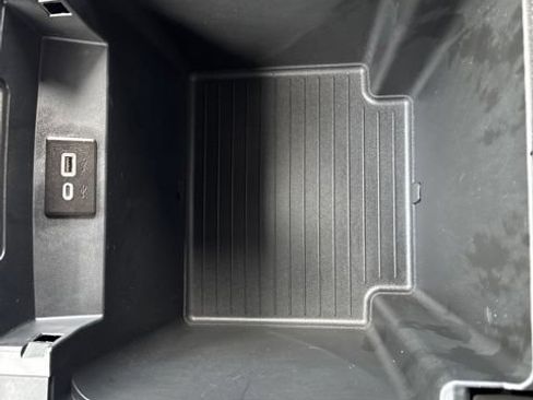 Used 2025 Chevrolet Tahoe LT AWD/4WD image 28