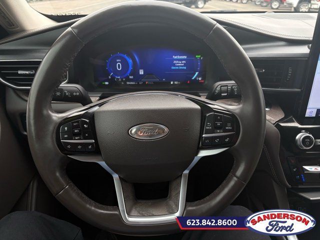 Certified 2023 Ford Explorer Platinum w/ Premium Technology Package RWD image 12
