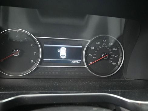 Used 2023 Kia Sorento LX FWD image 11