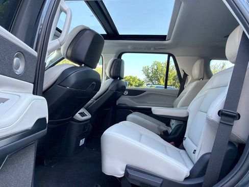 New 2026 Lincoln Navigator Reserve AWD/4WD image 20