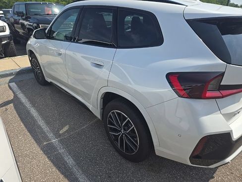 Used 2025 BMW X1 xDrive28i w/ Technology Package AWD/4WD image 3