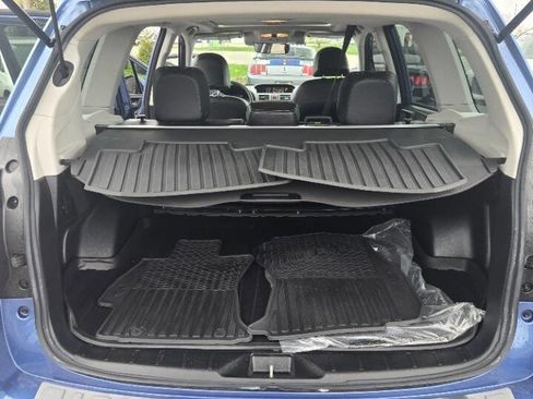 Used 2018 Subaru Forester 2.5i Touring AWD/4WD image 12