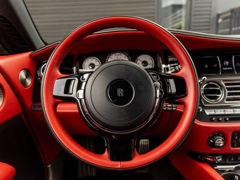 Used 2018 Rolls-Royce Wraith RWD image 32