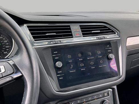 Used 2019 Volkswagen Tiguan SE w/ Panoramic Sunroof Package FWD image 6