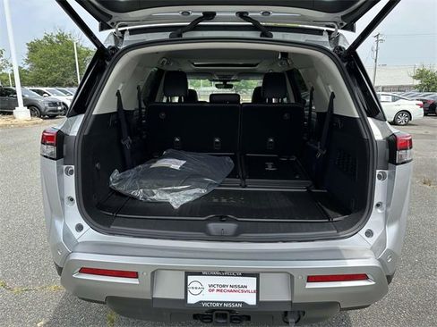 New 2025 Nissan Pathfinder Platinum w/ Cargo Package image 12