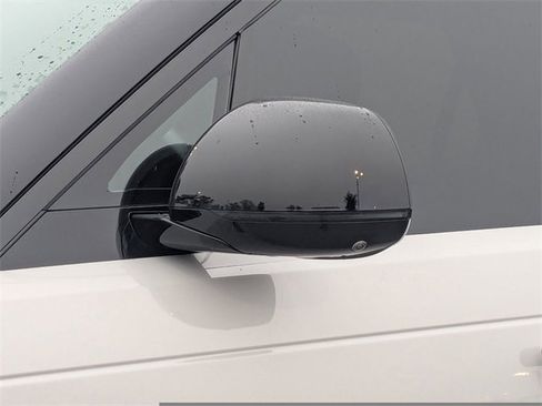 Used 2024 Land Rover Range Rover Sport Dynamic SE image 12