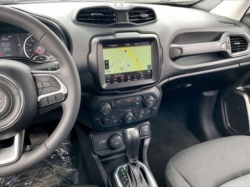 Used 2023 Jeep Renegade Latitude image 17