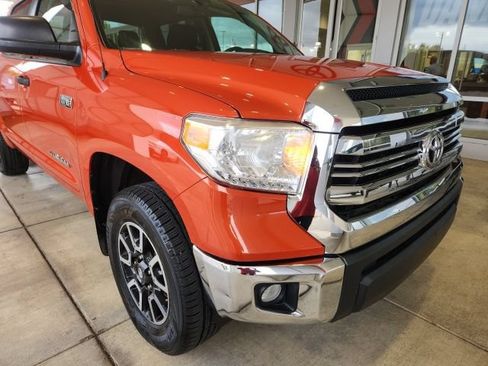 Used 2017 Toyota Tundra SR5 w/ TRD Off Road Package AWD/4WD image 8