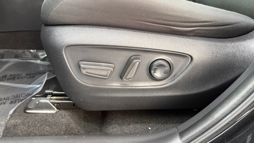 Used 2024 Toyota RAV4 XLE FWD image 13