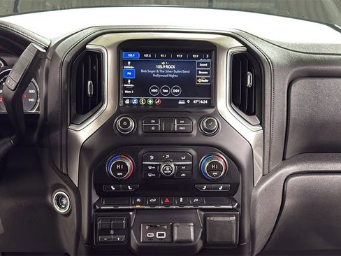 Used 2019 Chevrolet Silverado 1500 LTZ image 10