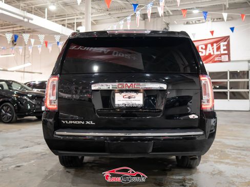 Used 2019 GMC Yukon XL Denali w/ Denali Ultimate Package image 6