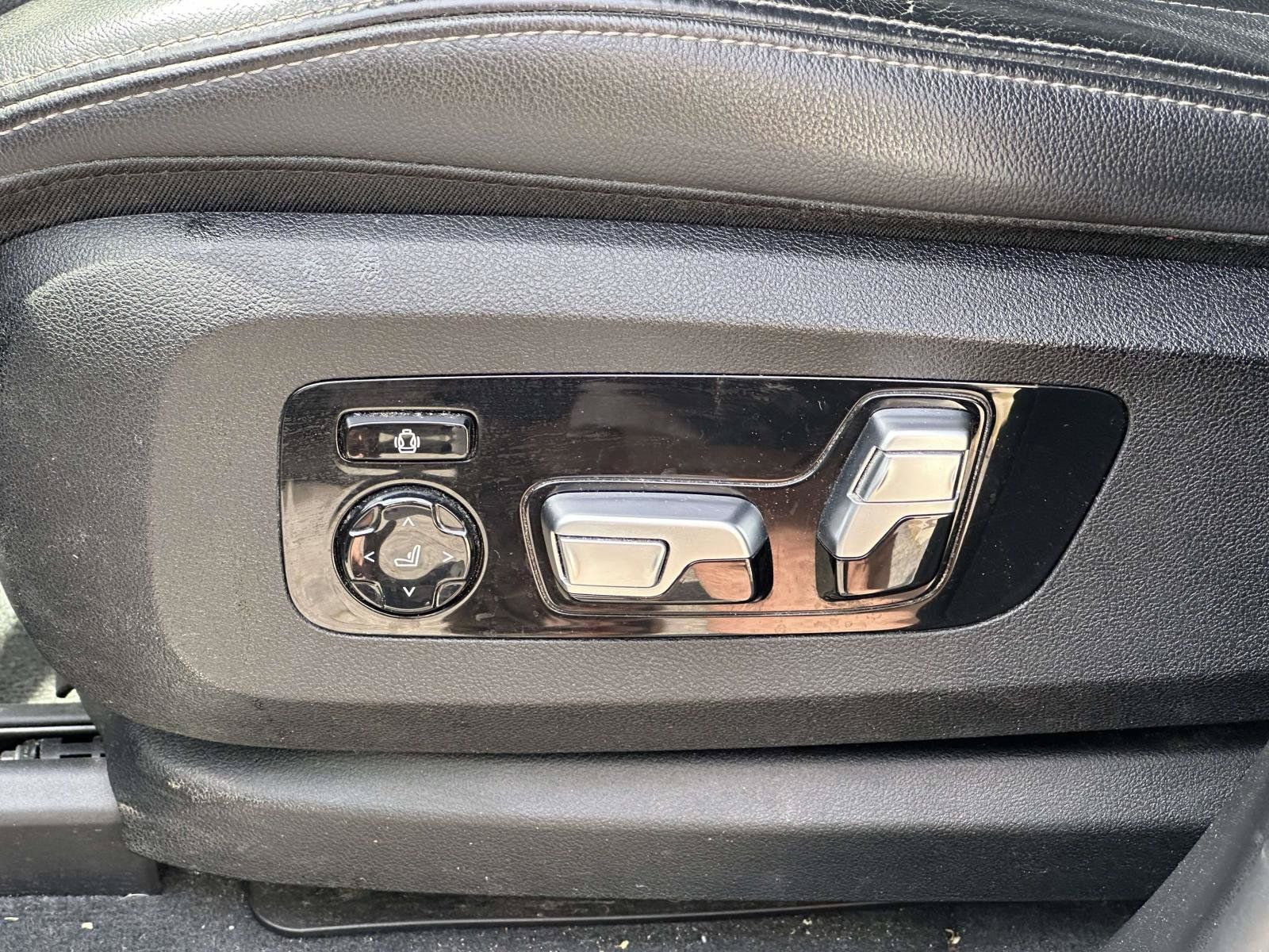 Used 2019 BMW X7 xDrive40i w/ Premium Package AWD/4WD image 16