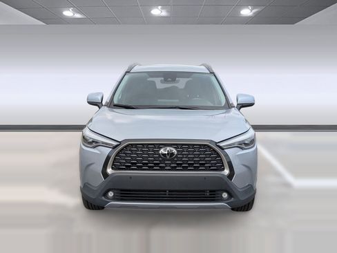 Used 2022 Toyota Corolla Cross XLE image 6